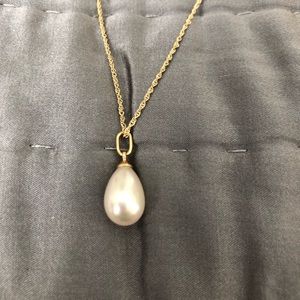 Beautiful Pearl Drop Necklace